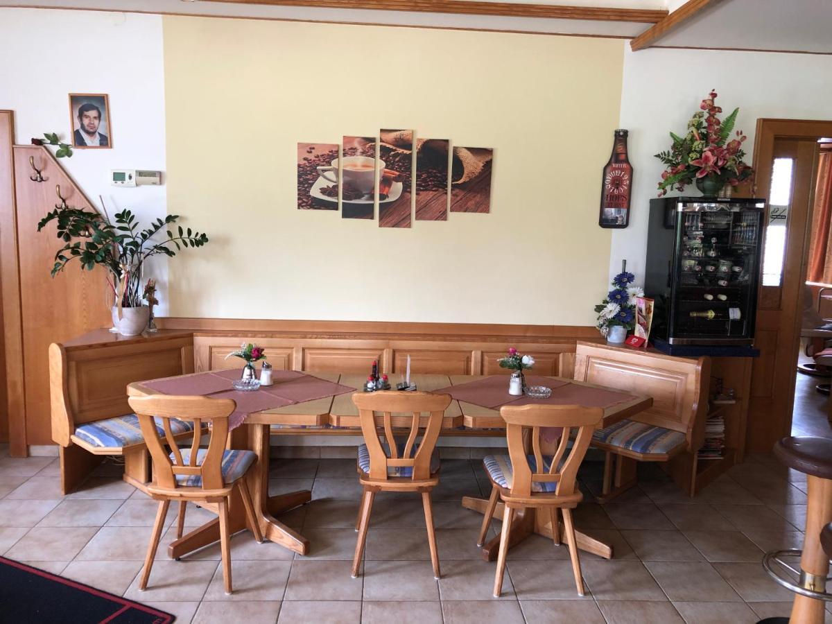 Mariasdorf Gasthof Koller מראה חיצוני תמונה